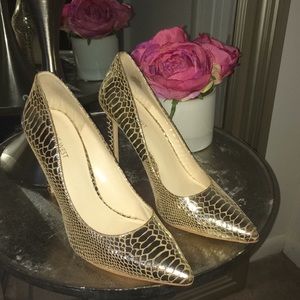 Gold snakeskin print Nine West Heels